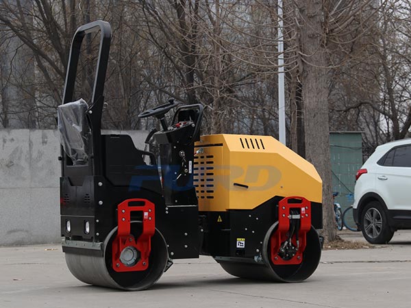 小型壓路機(jī)長期不使用就能丟下保養(yǎng)嗎？