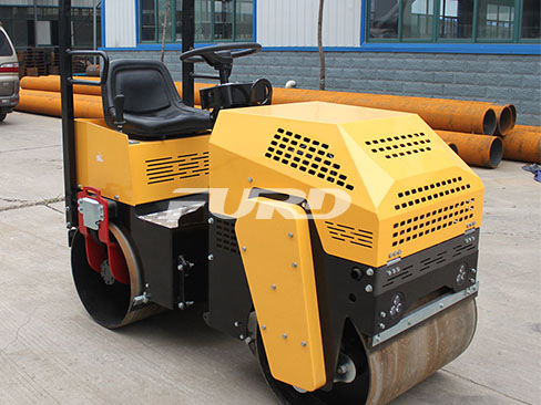 座駕壓路機(jī)廠(chǎng)家教給您如何進(jìn)行壓路機(jī)散熱